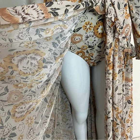 Bohemian backless long sleeve cutout built in bikini maxi dress - Picture 5 of 8